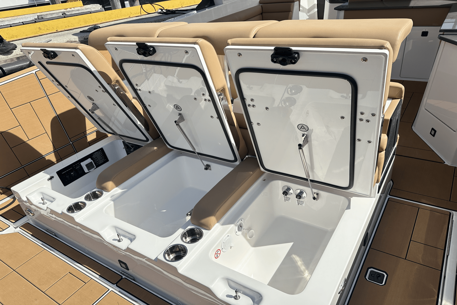Slide: The Image of Aviara AV40 Outboard 2024 - 25