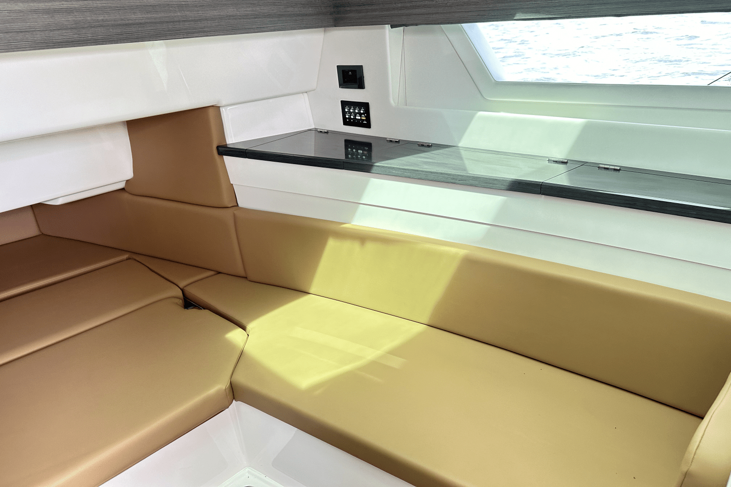 Slide: The Image of Aviara AV40 Outboard 2024 - 26