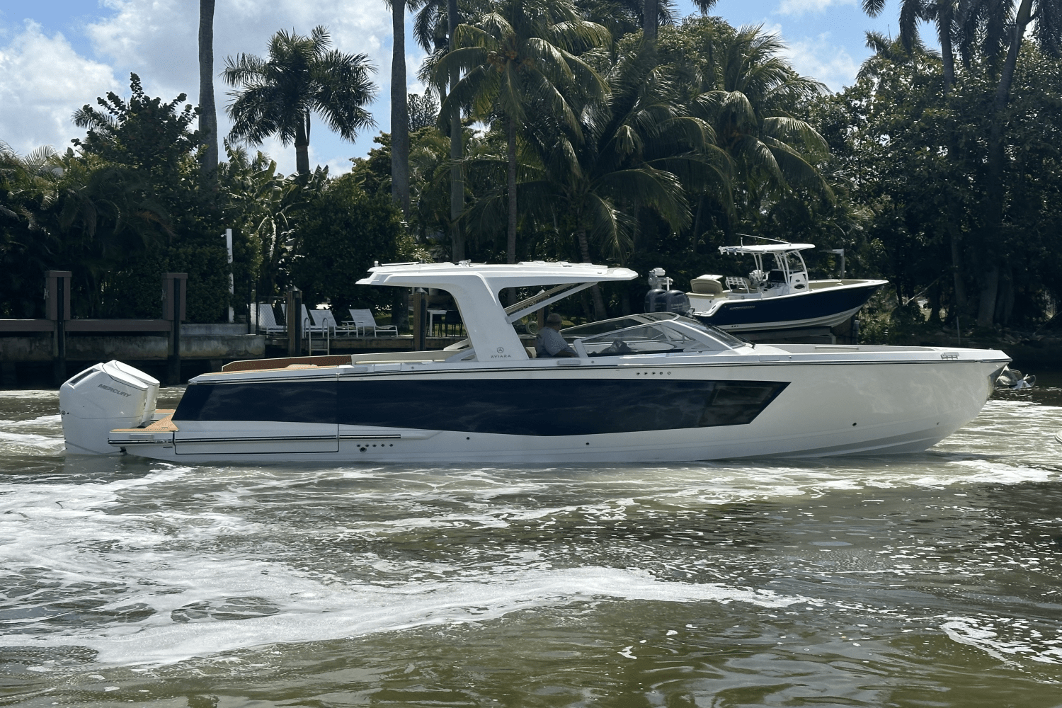 Slide: The Image of Aviara AV40 Outboard 2024 - 31