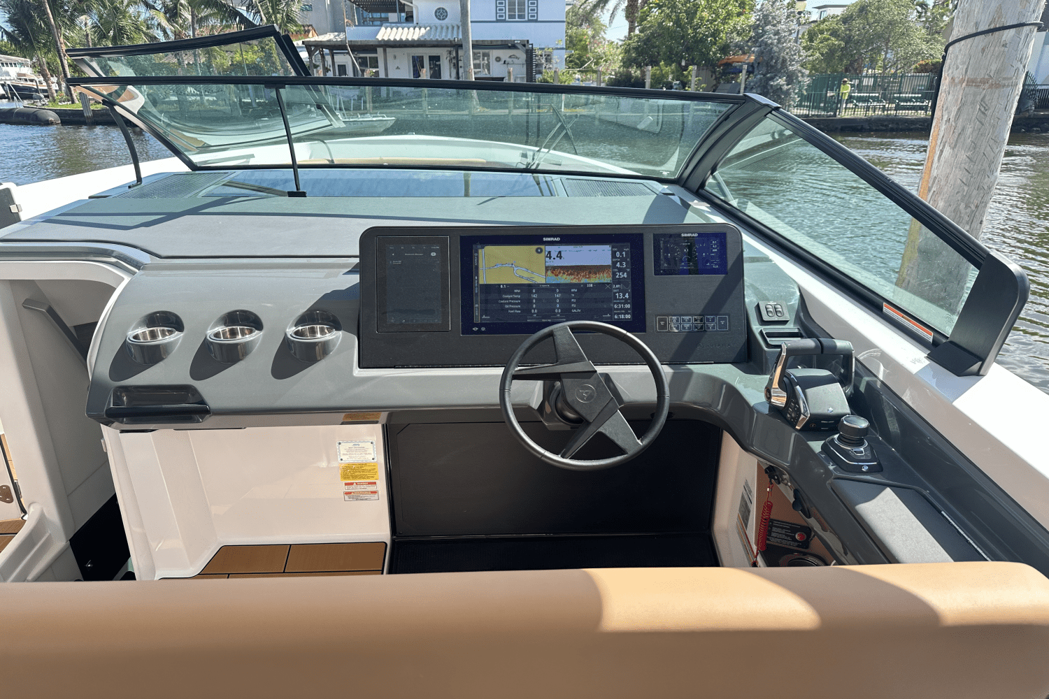Slide: The Image of Aviara AV40 Outboard 2024 - 6
