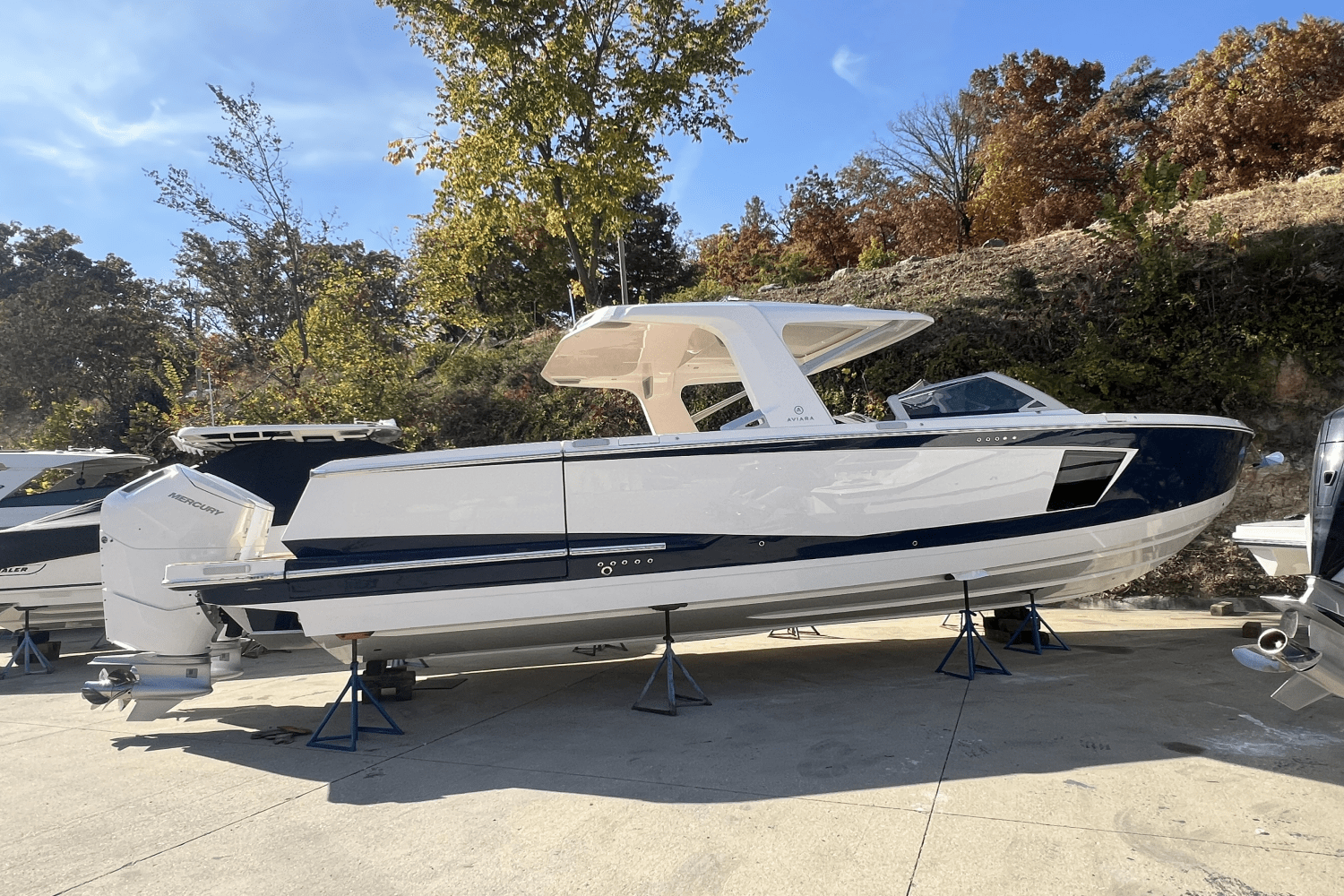 Slide: The Image of Aviara AV40 Outboard 2025 - 0