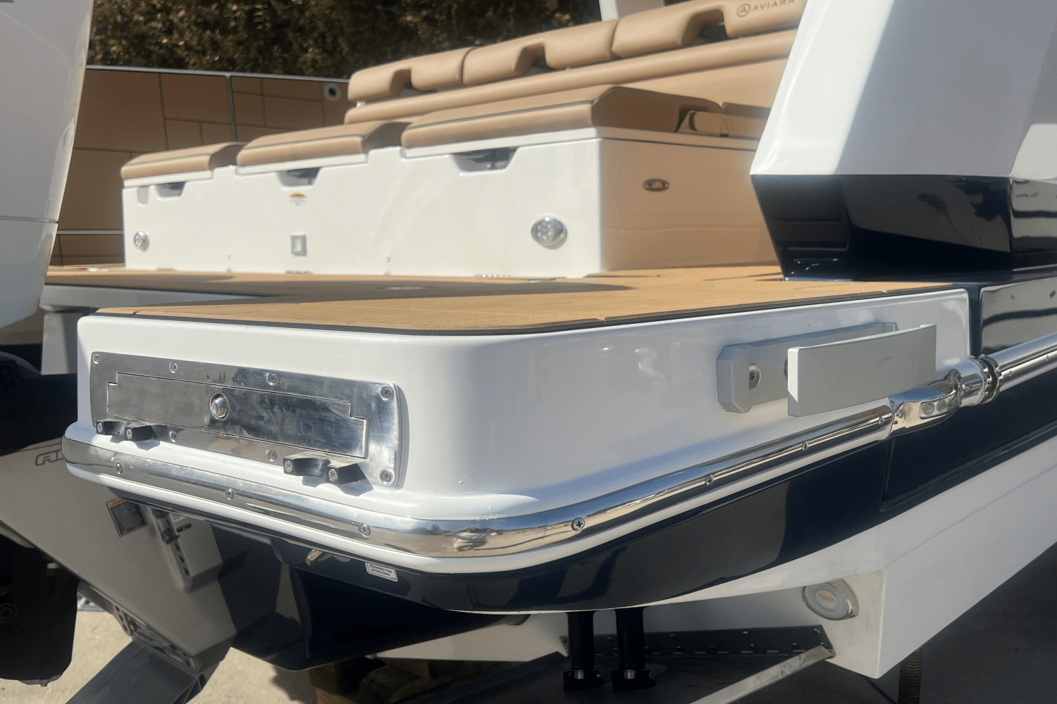 Slide: The Image of Aviara AV40 Outboard 2025 - 2
