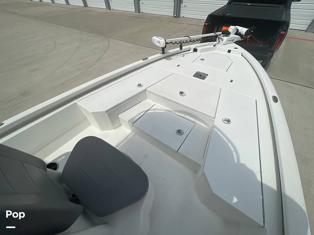 Slide: The Image of Bow Casting Deck With Compartment Storage - 15318559