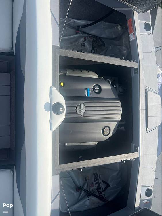 Slide: The Image of Malibu V8 - 14816635
