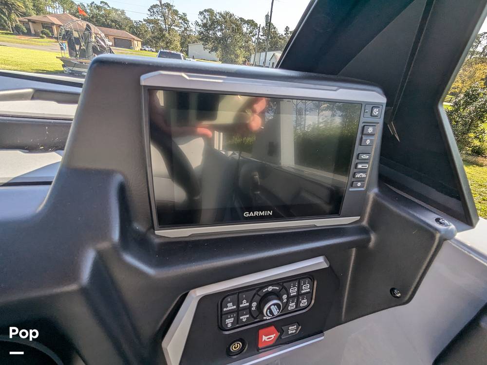 Slide: The Image of Large 7" Garmin Display - 14842787