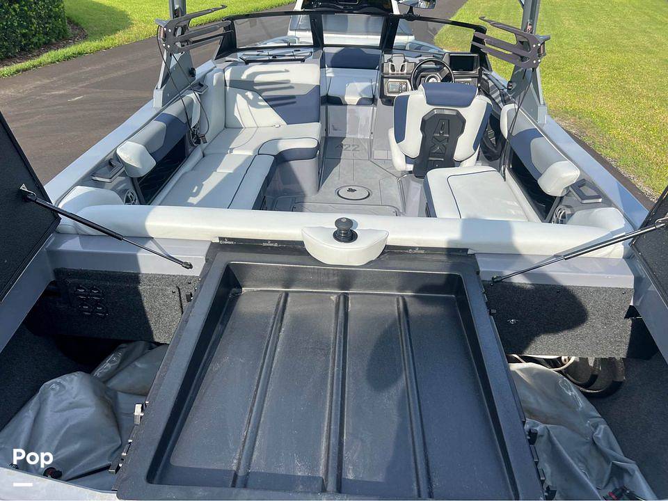 Slide: The Image of Extra Storage Over Engine - 14816637