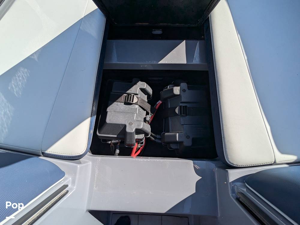 Slide: The Image of Dual Batteries - 14842821