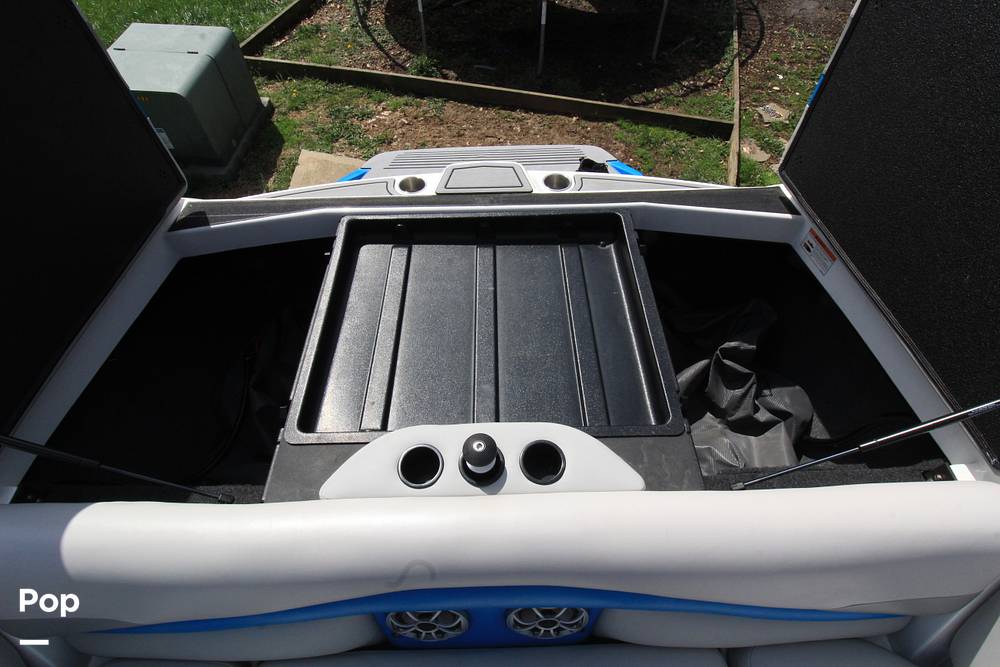 Slide: The Image of Axis A24 2017 - 15327158