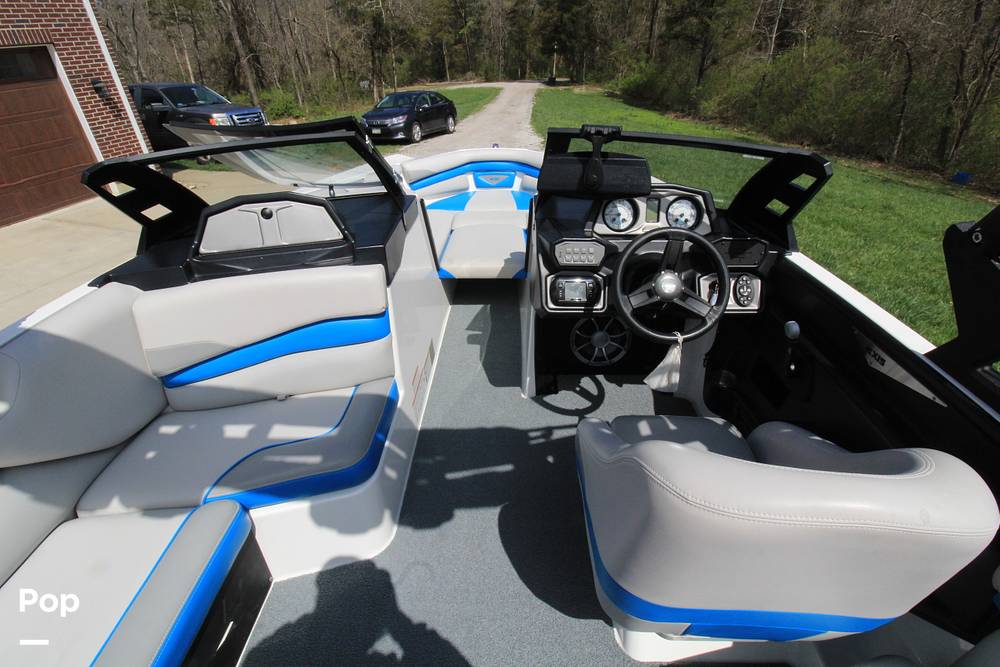 Slide: The Image of Axis A24 2017 - 15327507