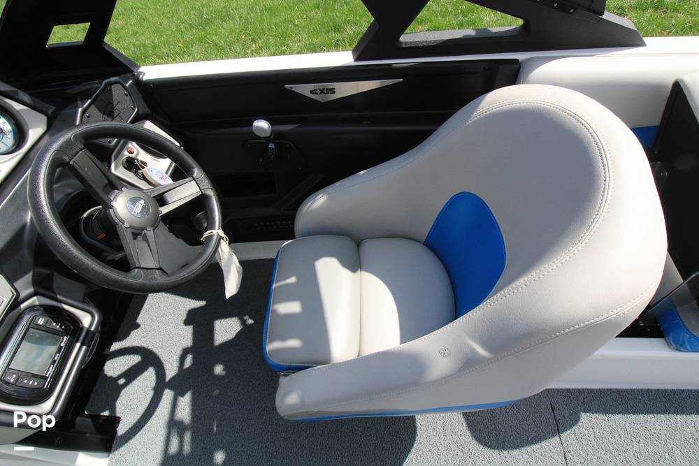 Slide: The Image of Captain's Chair - 15327514