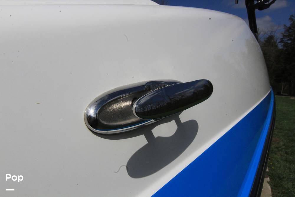 Slide: The Image of Cleats - Pull Up - 15327538