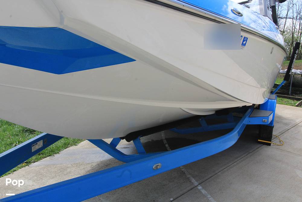 Slide: The Image of Axis A24 2017 - 15327540