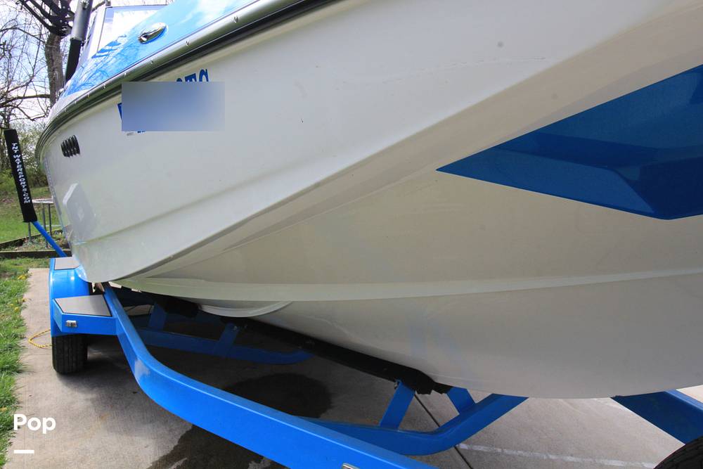 Slide: The Image of Axis A24 2017 - 15327541