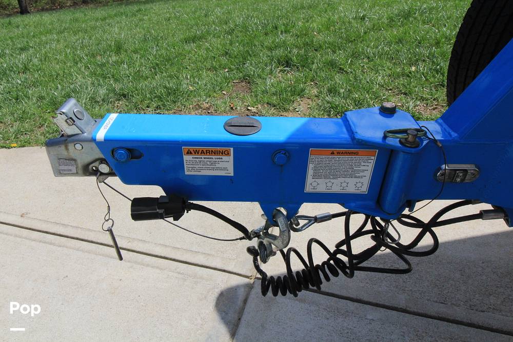 Slide: The Image of Axis A24 2017 - 15327545