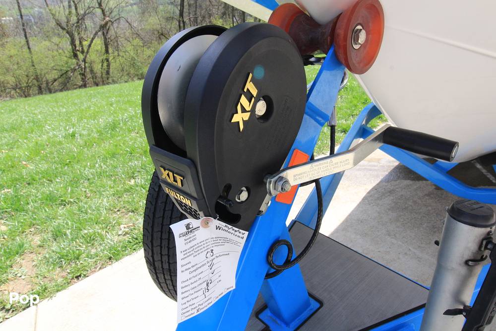 Slide: The Image of Axis A24 2017 - 15327547