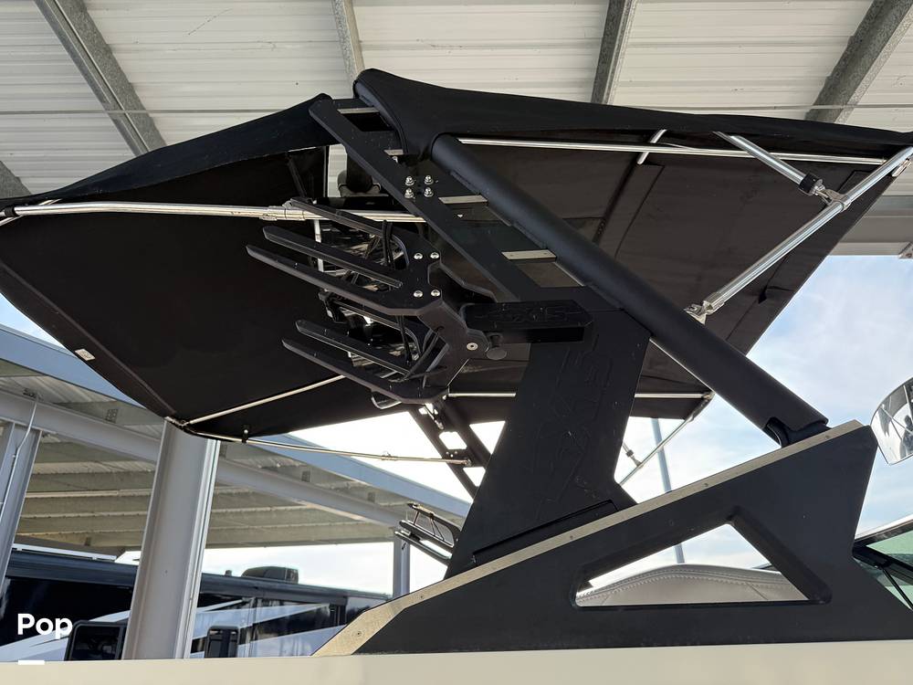 Slide: The Image of Axis A24 2018 - 15364360