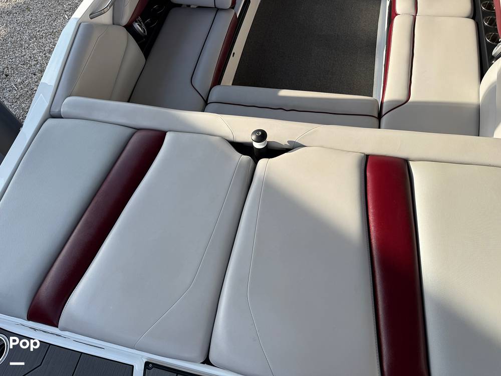 Slide: The Image of Axis A24 2018 - 15364392