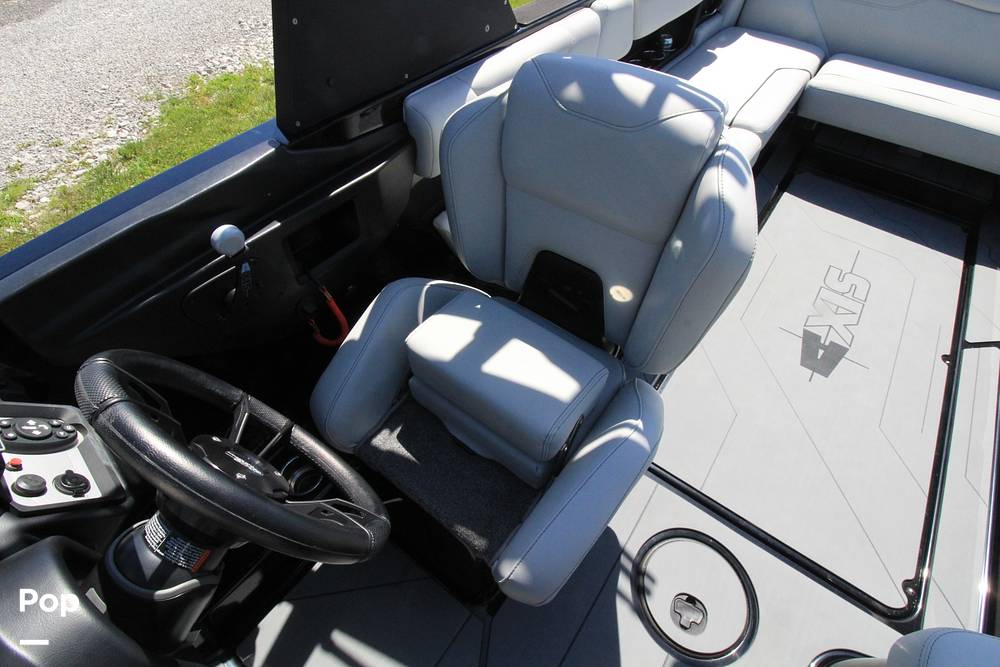 Slide: The Image of Captain's Chair - 14335626