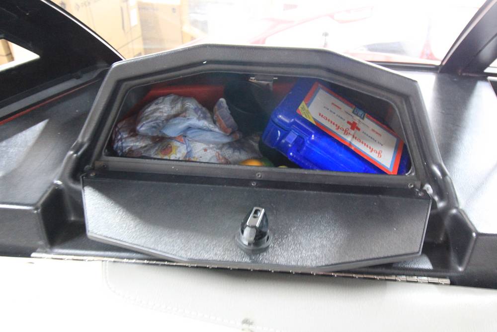 Slide: The Image of Glove Box - 15748981