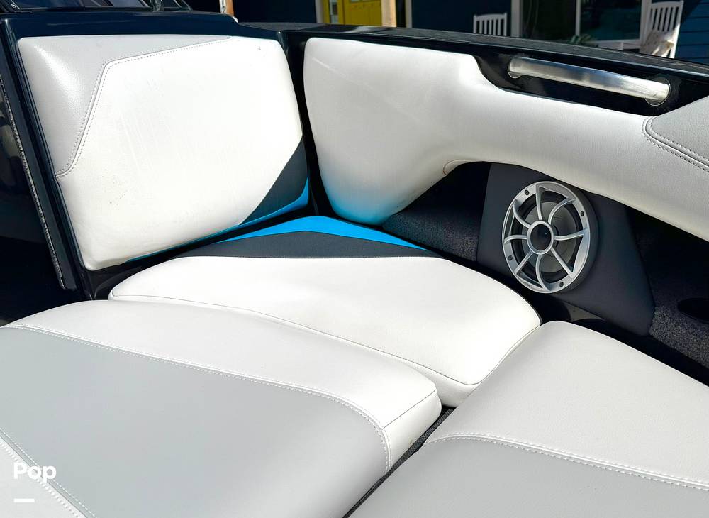 Slide: The Image of Axis T22 2017 - 15361365