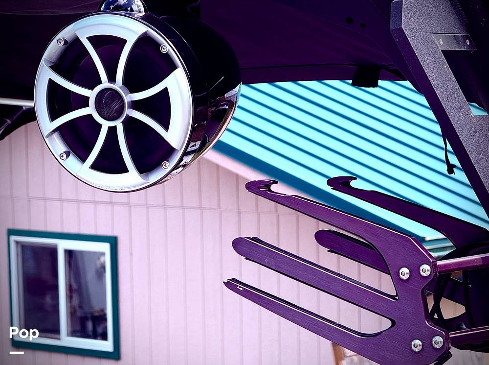 Slide: The Image of Axis T22 2017 - 15361545