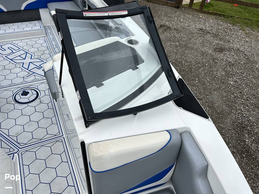 Slide: The Image of Axis T22 2020 - 15220991