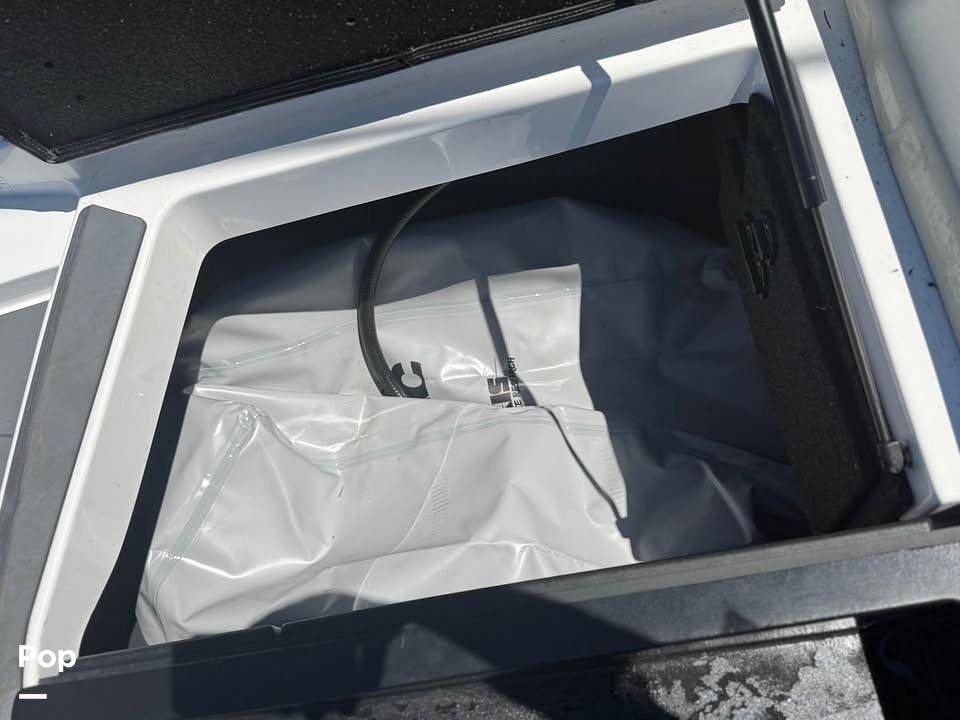 Slide: The Image of Axis T220 2023 - 15784018