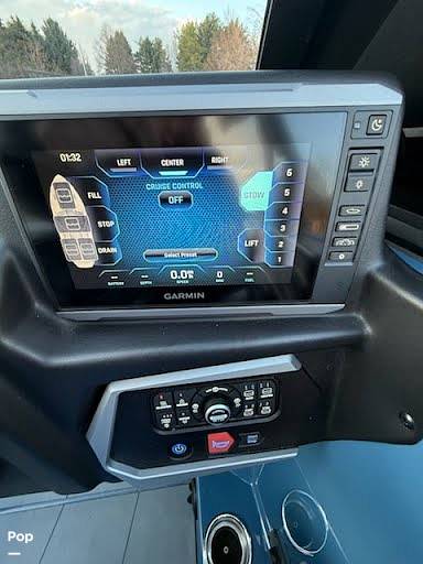 Slide: The Image of Axis T220 2024 - 15380505