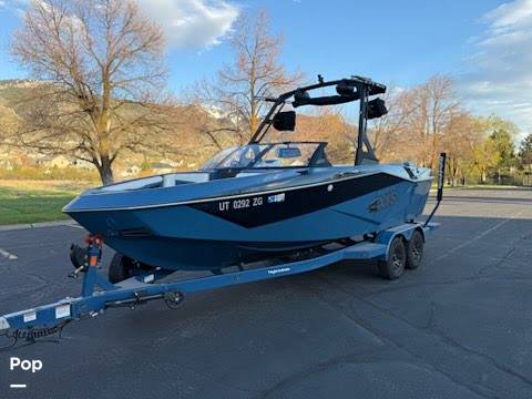 Slide: The Image of Axis T220 2024 - 15380514