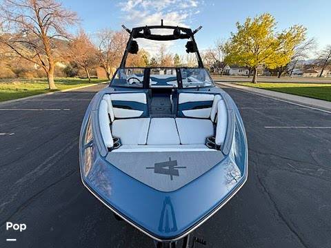 Slide: The Image of Axis T220 2024 - 15380515