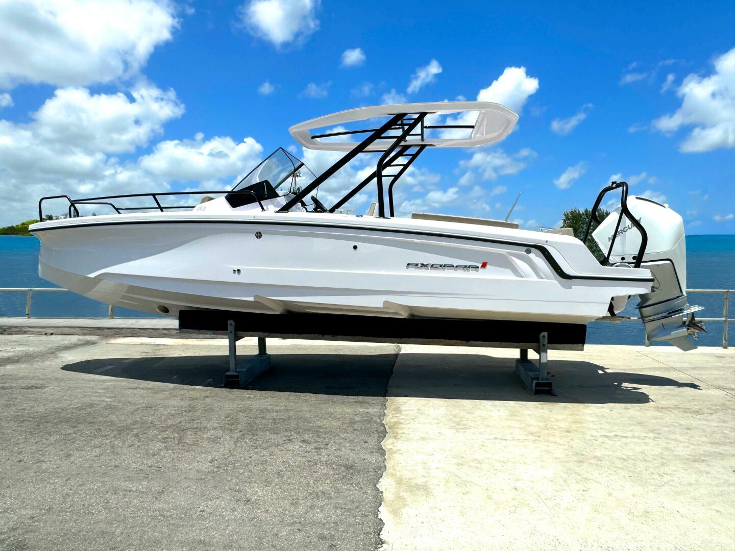 Slide: The Image of Axopar 25 Cross Top 2024 - 5324379