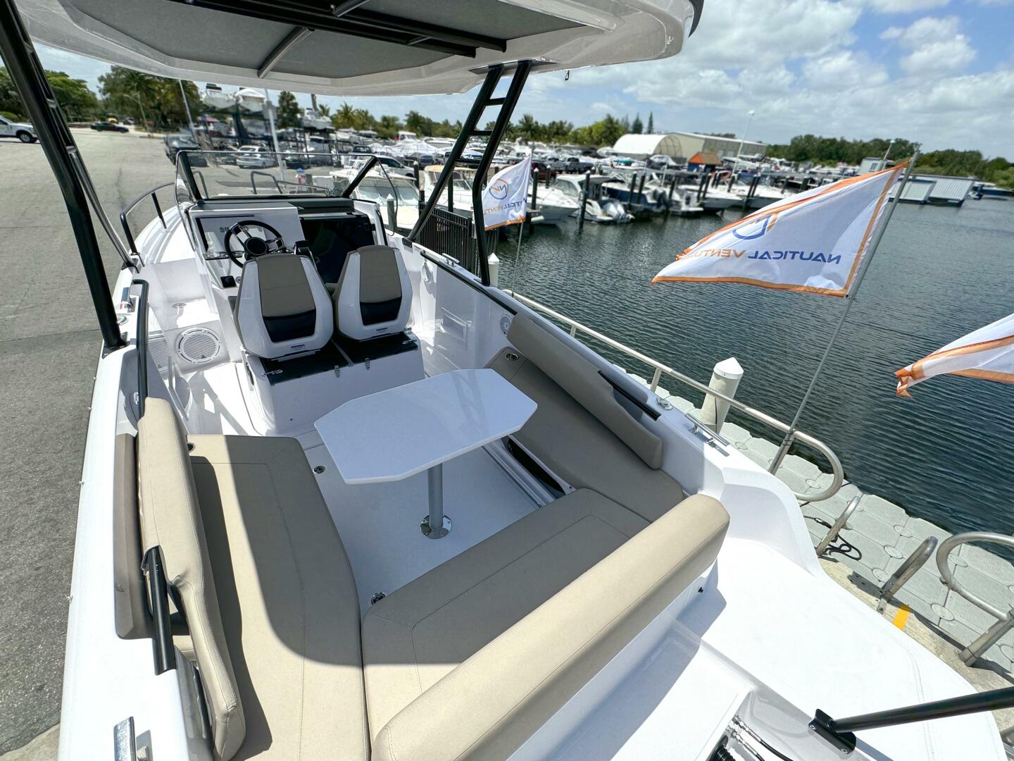 Slide: The Image of Axopar 25 Cross Top 2024 - 5333833