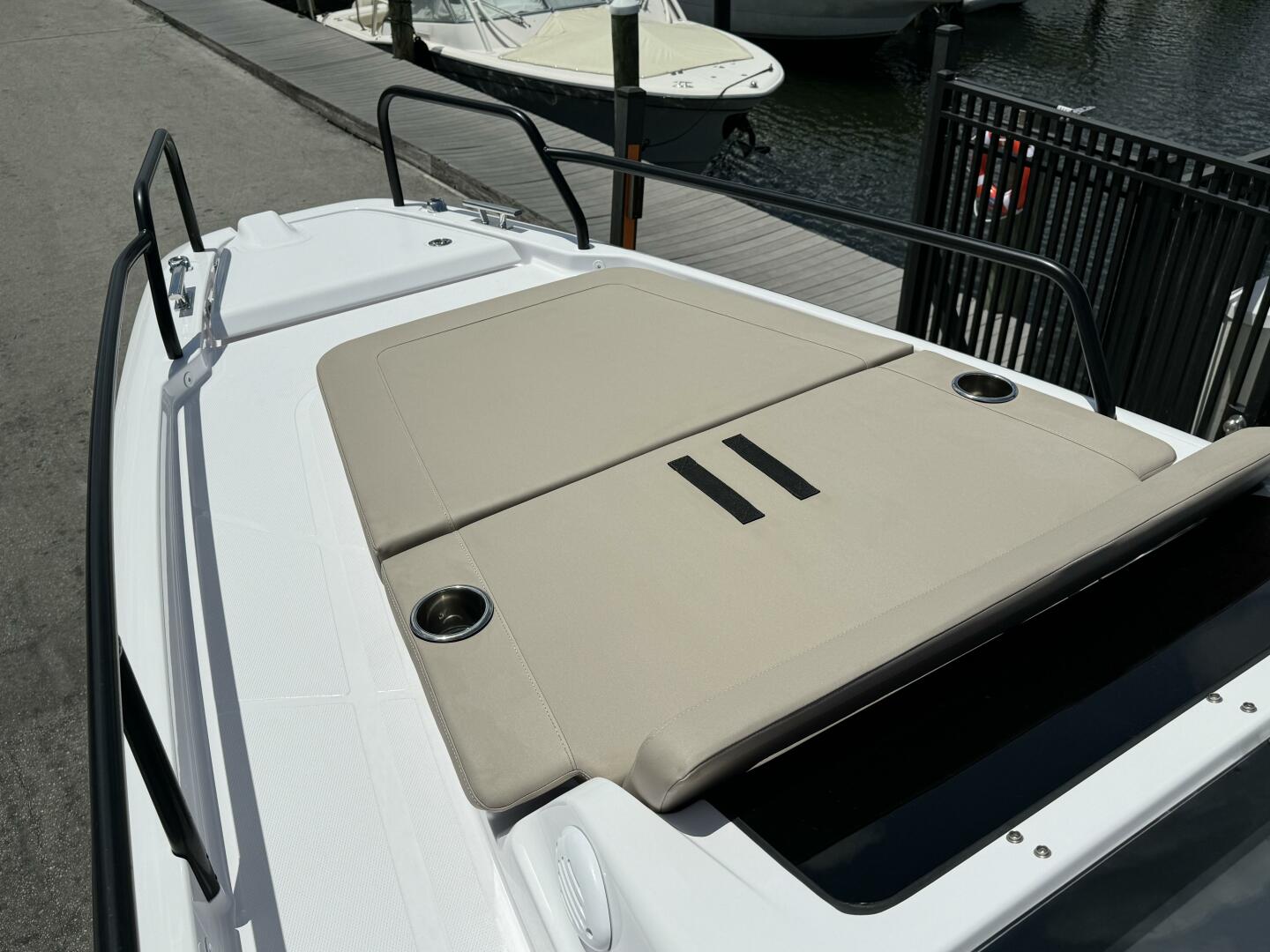 Slide: The Image of Axopar 25 Cross Top 2024 - 5333836