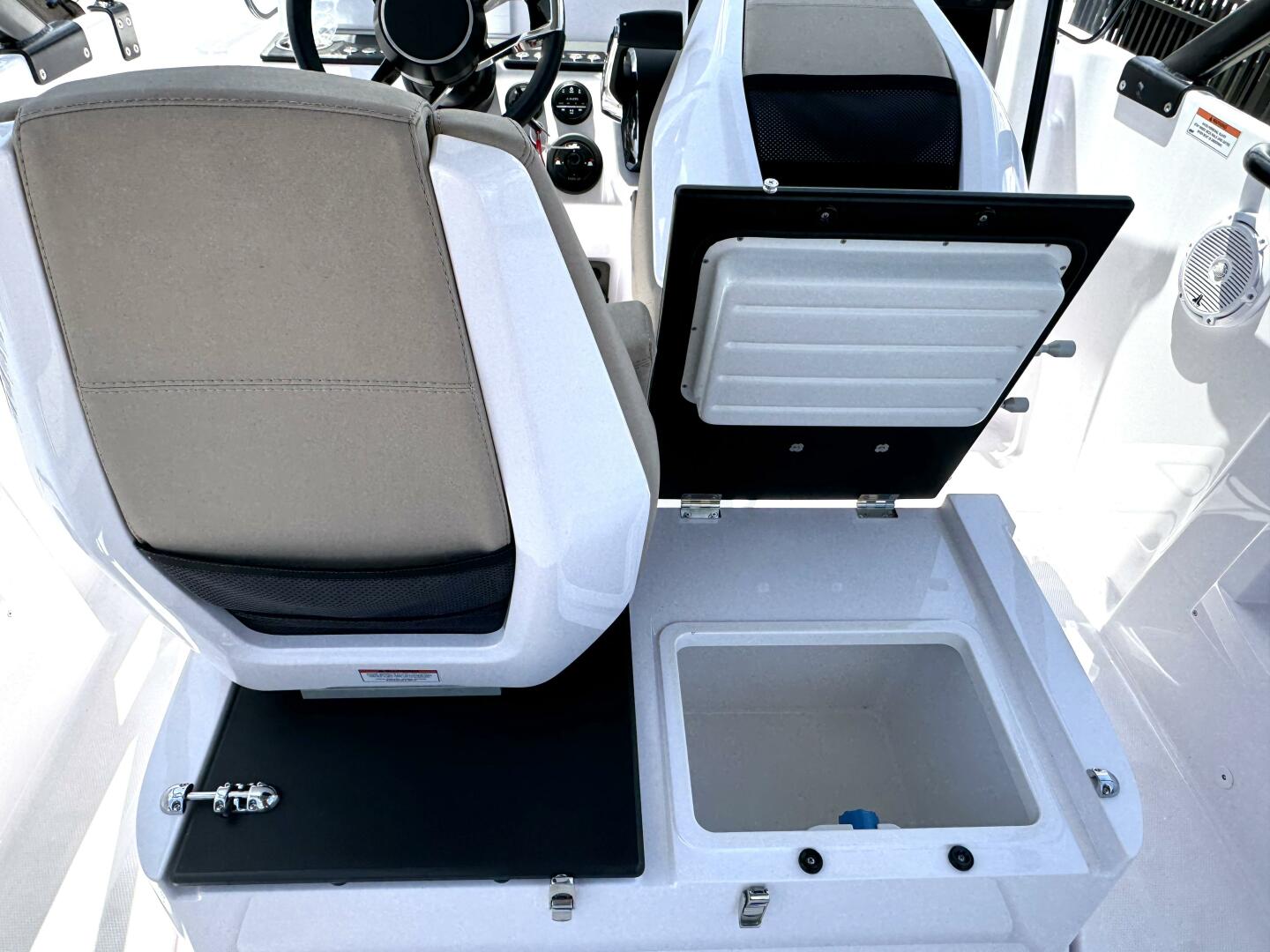 Slide: The Image of Axopar 25 Cross Top 2024 - 5333839