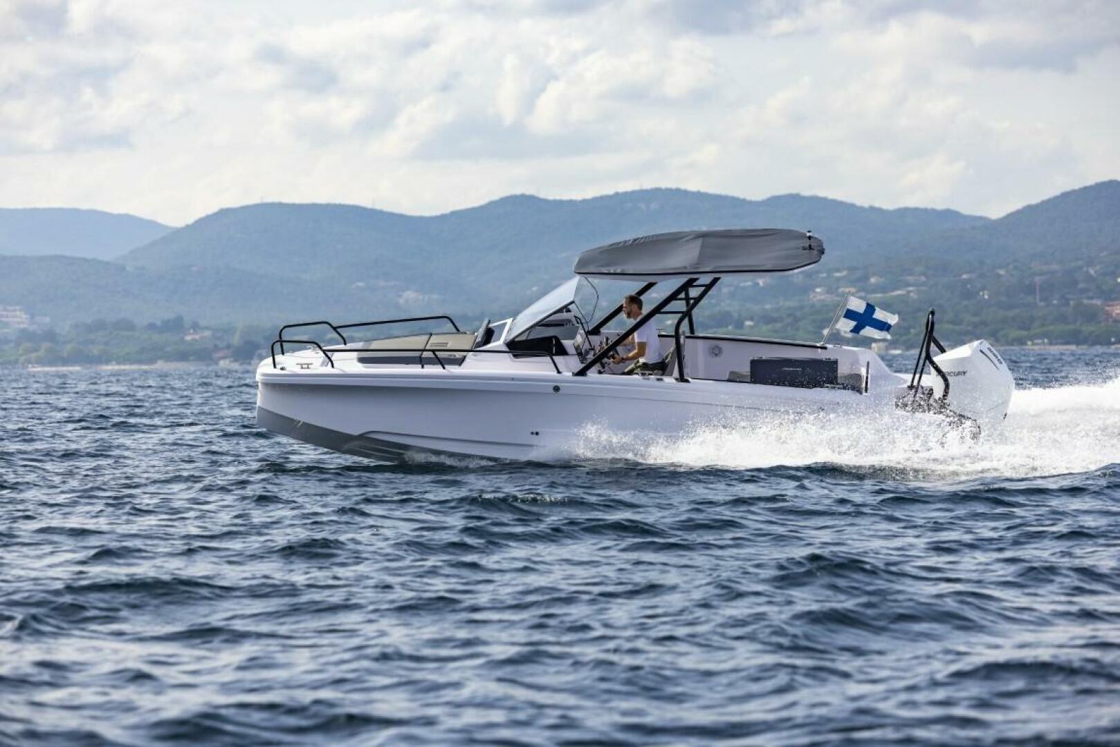 Slide: The Image of Axopar 25 Cross Top 2025 - 4779161