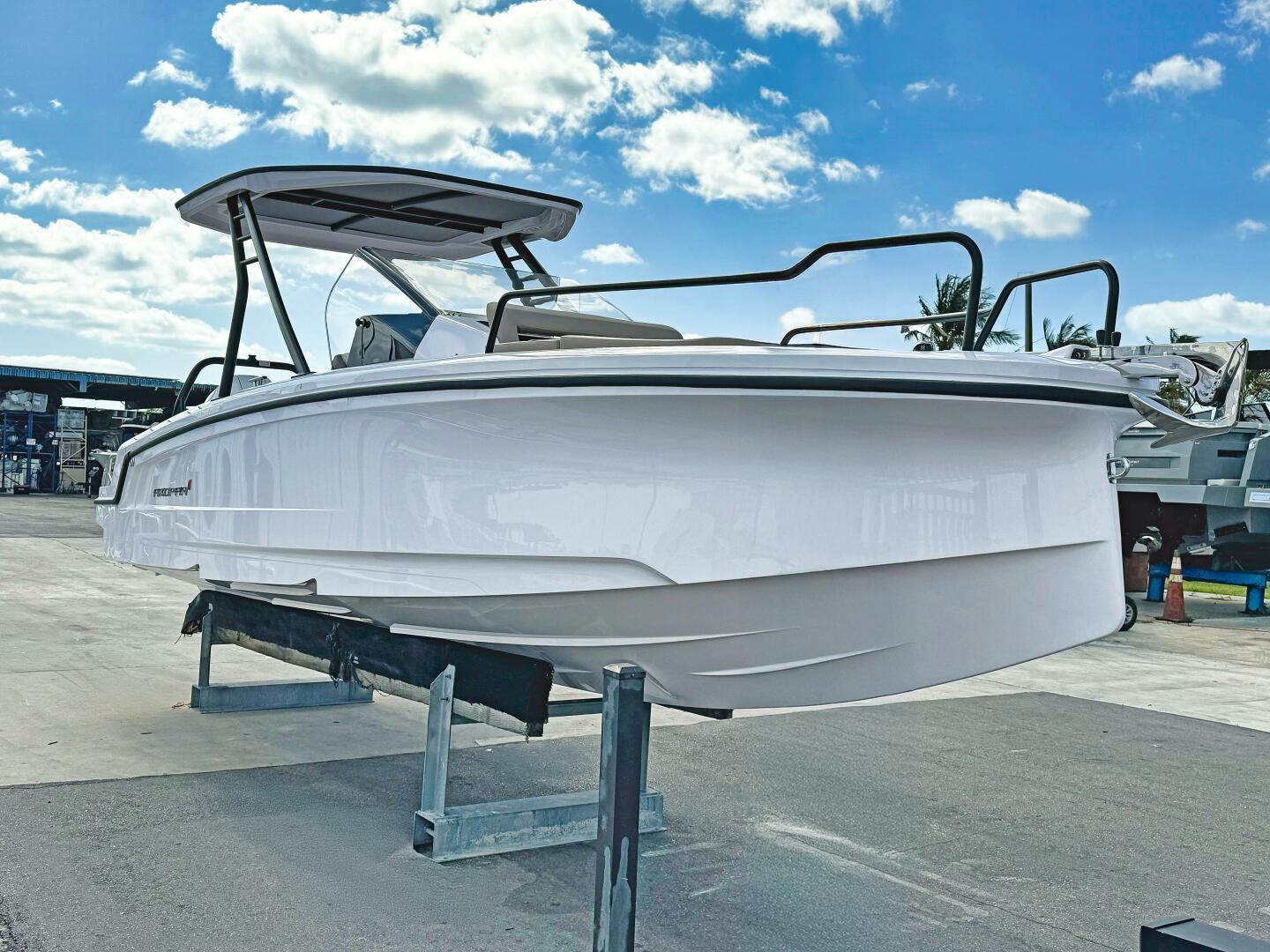 Slide: The Image of Axopar 25 Cross Top 2025 - 5324746