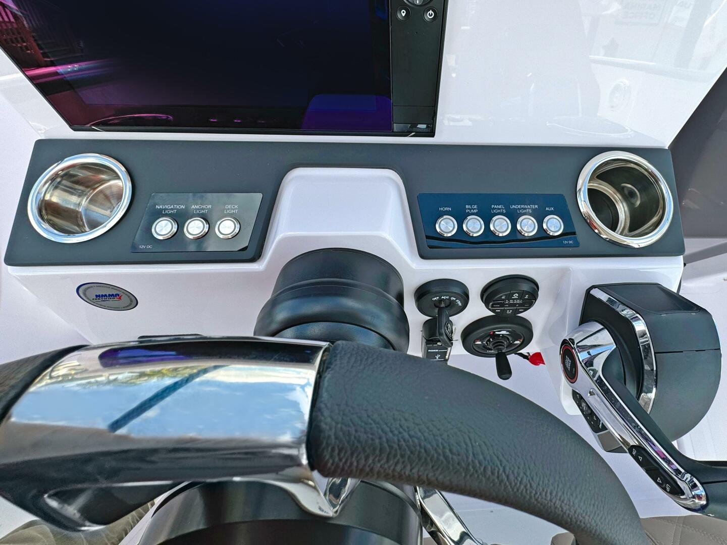 Slide: The Image of Axopar 25 Cross Top 2025 - 5324751