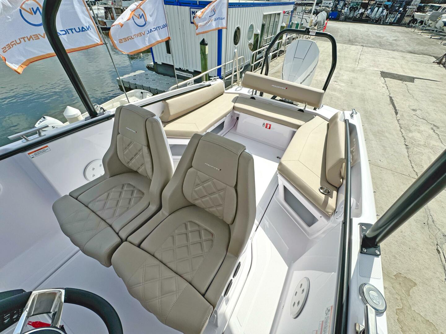 Slide: The Image of Axopar 25 Cross Top 2025 - 5324752