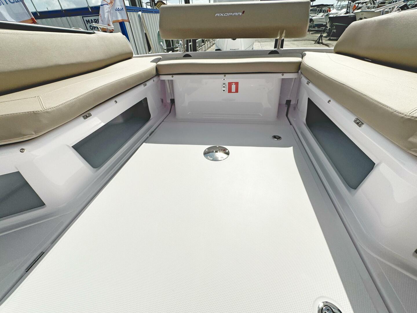 Slide: The Image of Axopar 25 Cross Top 2025 - 5324753