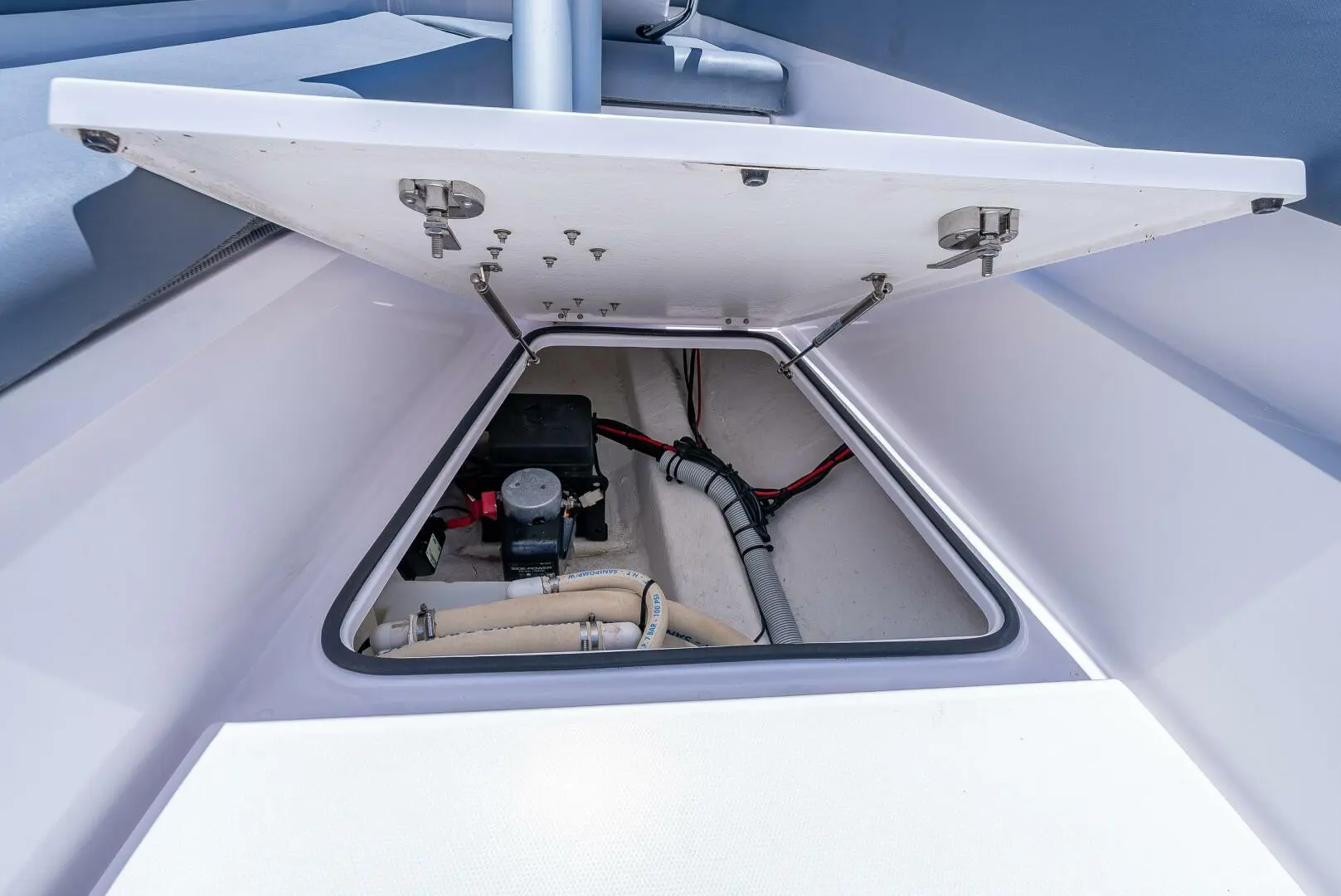 Slide: The Image of Axopar 28 Aft Cabin 2022 - 43