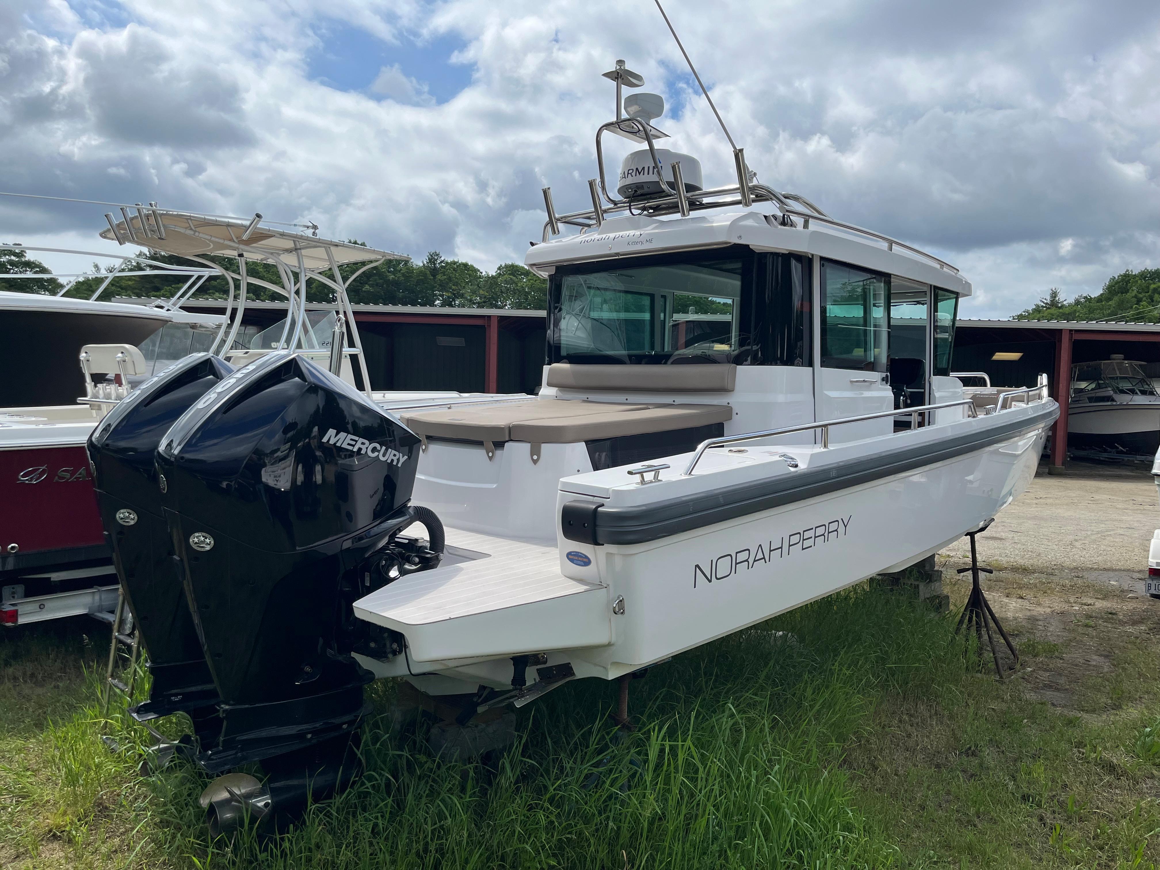 Slide: The Image of Axopar 28 CABIN 2018 - 0