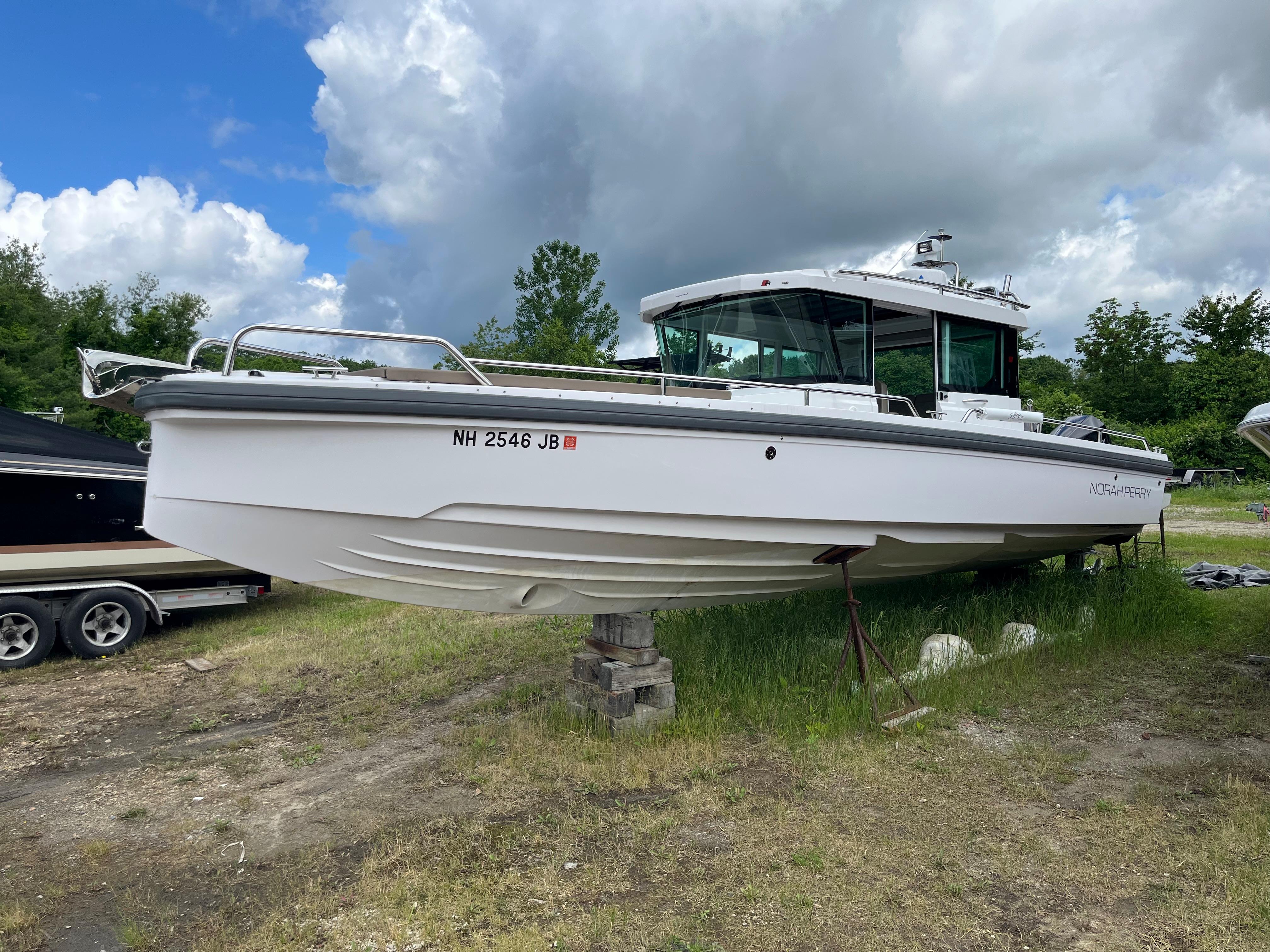 Slide: The Image of Axopar 28 CABIN 2018 - 1