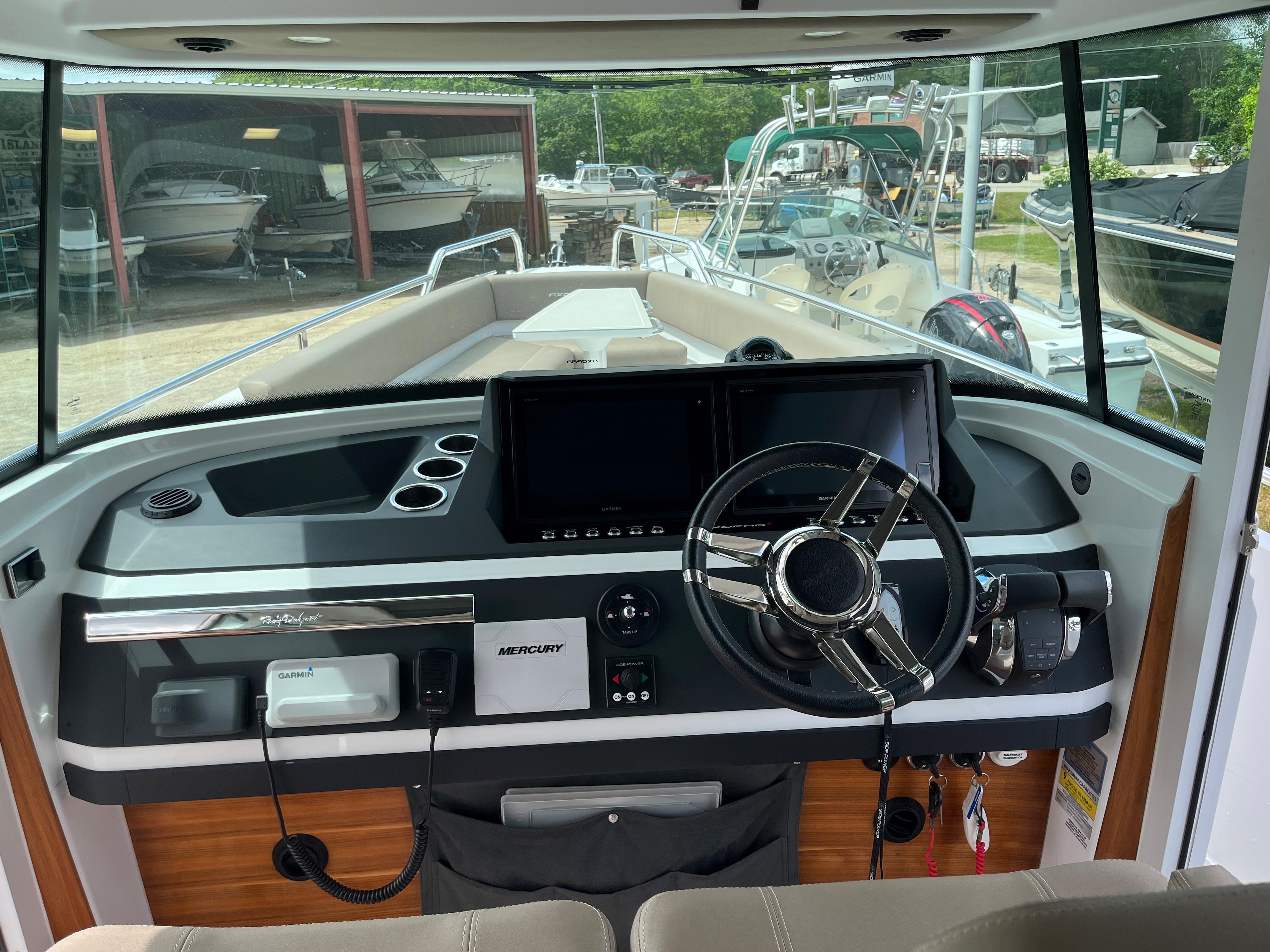 Slide: The Image of Axopar 28 CABIN 2018 - 11