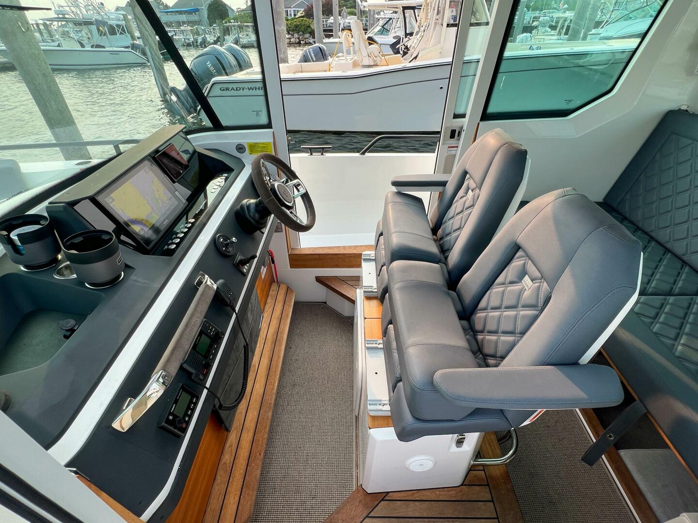 Slide: The Image of Axopar 28 CABIN 2020 - 4597644