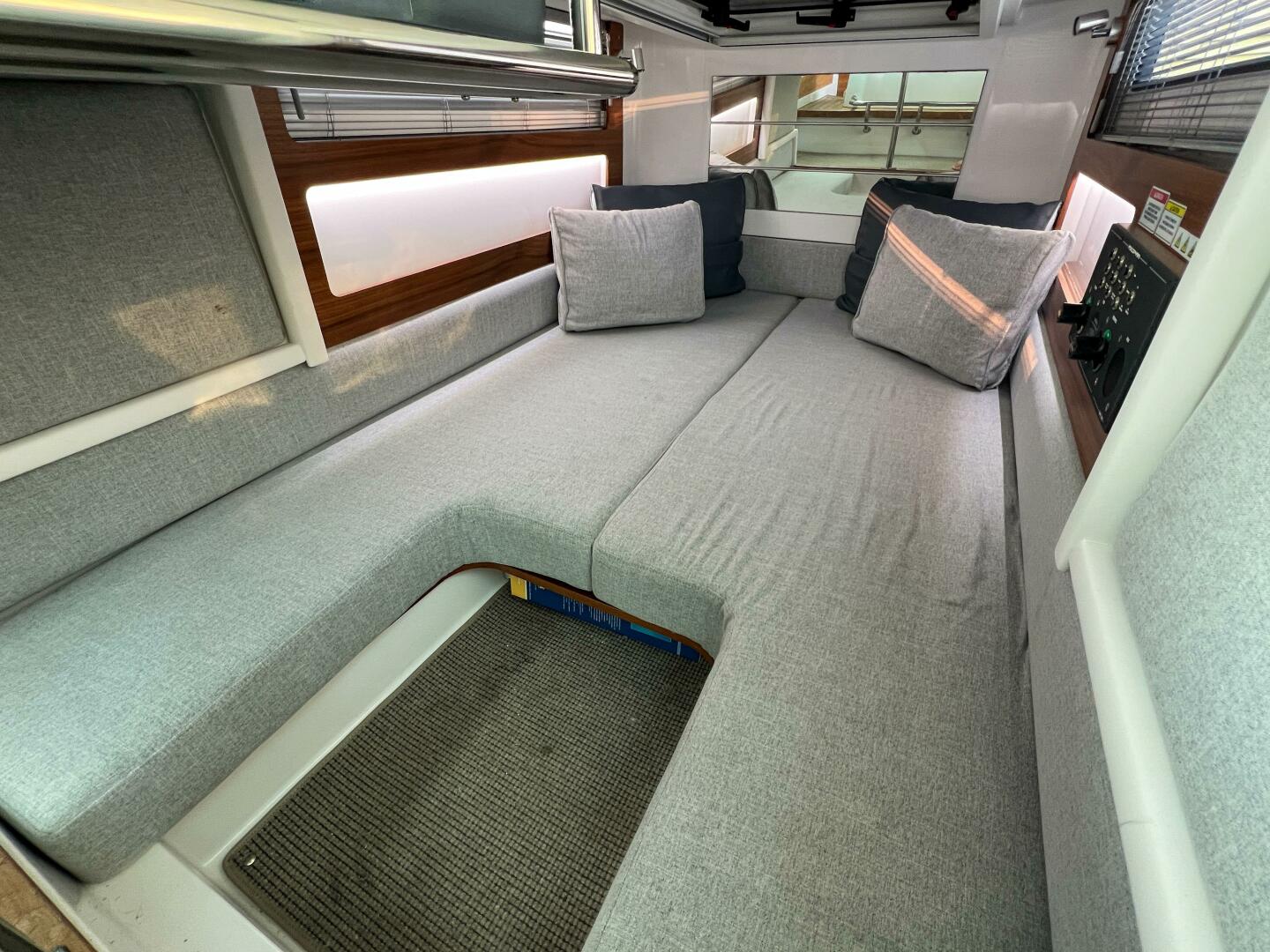 Slide: The Image of Axopar 28 CABIN 2020 - 4597630