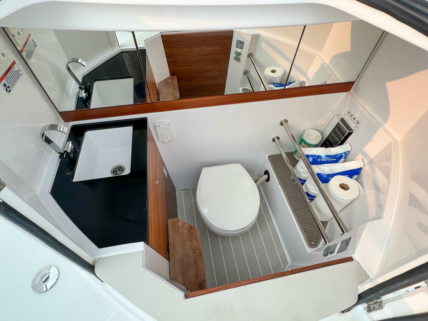 Slide: The Image of Axopar 28 CABIN 2020 - 4597662