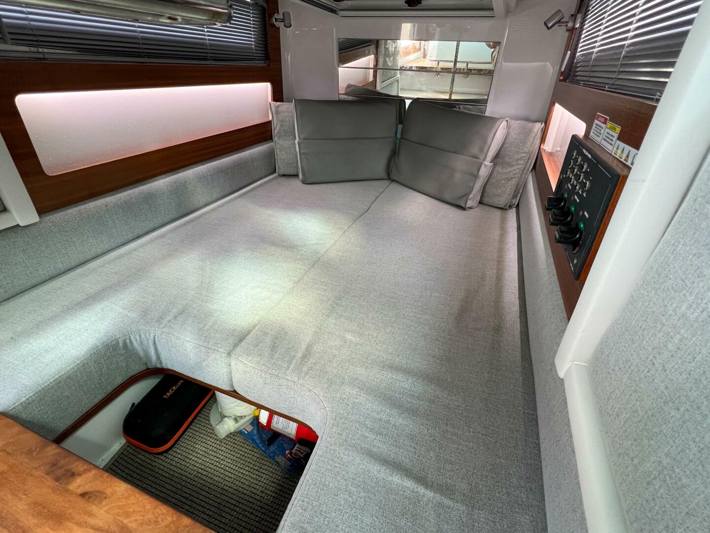 Slide: The Image of Axopar 28 CABIN 2020 - 4639676