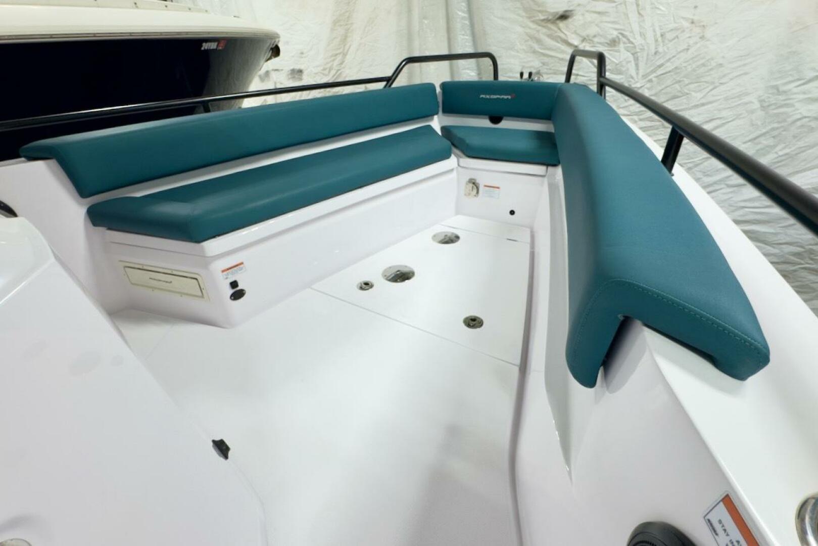 Slide: The Image of Axopar 28 CABIN 2022 - 5140808