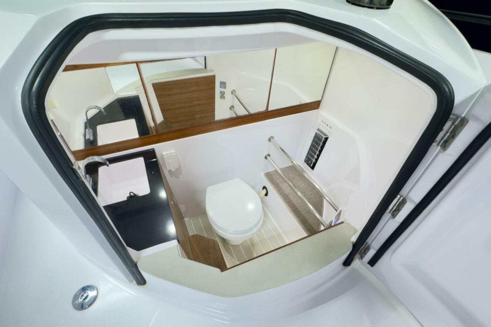 Slide: The Image of Axopar 28 CABIN 2022 - 5140811