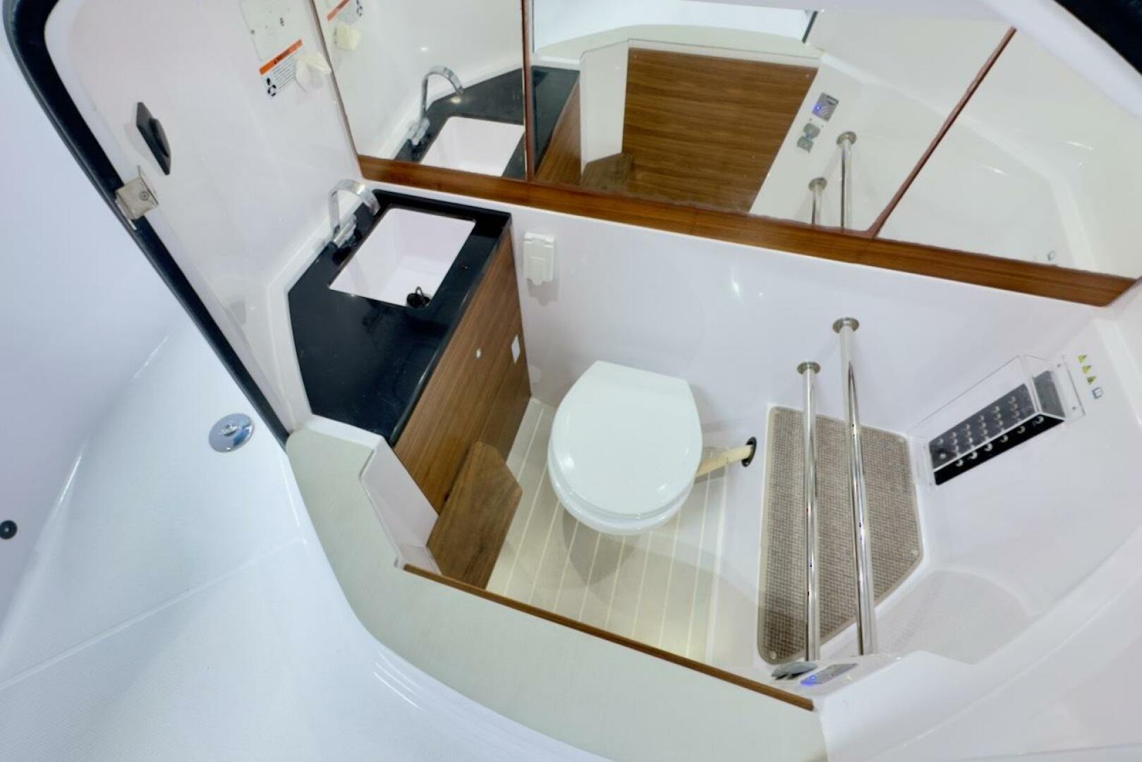 Slide: The Image of Axopar 28 CABIN 2022 - 5140812